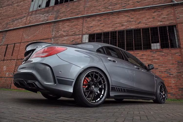 Hãng độ Schmidt Revolution không công bố chính xác giá cho gói độ CLA 45 AMG 2016 của họ, tuy nhiên hãng độ này có bảo đảm rằng mức giá mà khách hàng phải bỏ ra sẽ rất hấp dẫn.