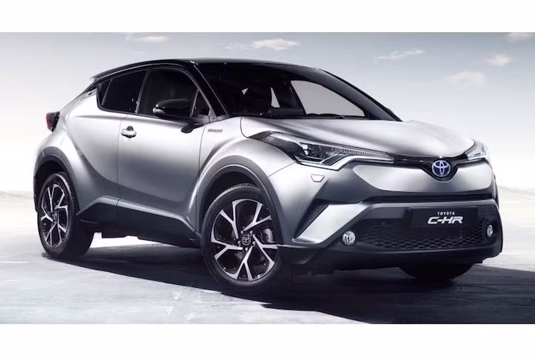 Từng xuất hiện lần đầu dưới dạng xe ý tưởng cách đây 2 năm, Toyota C-HR mới được tạo ra nhằm cạnh tranh với các đối thủ như Nissan Juke, Mazda CX-3, Honda HR-V hay Chevrolet Trax trong phân khúc crossover cỡ nhỏ đang rất sôi động.