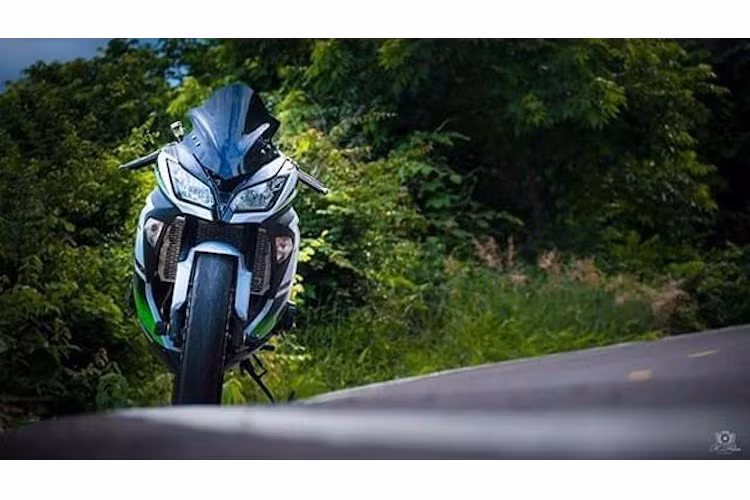 Sau khi độ lại, chiếc môtô thê thao Z800 đã có vẻ ngoài hoàn toàn của một mẫu sportbike, chiếc xe chỉ còn giữ lại duy nhất phần bình xăng với thiết kế góc cạnh nguyên bản.