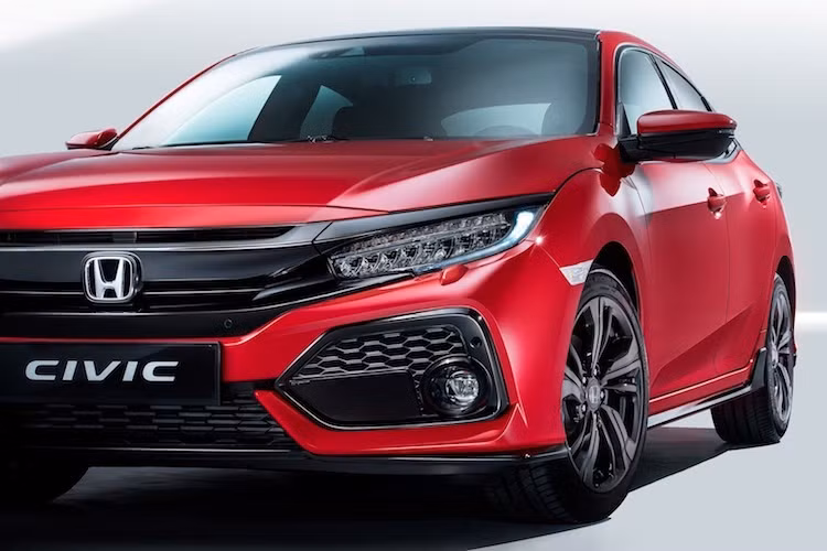 Tại châu Âu, Civic hatchback sẽ được bán với 2 phiên bản động cơ xăng tăng áp là 1.0l 3 xi-lanh 127 mã lực và 1.5l 4 xi-lanh 180 mã lực, đi kèm 2 lựa chọn hộp số là số sàn 6 cấp và tự động vô cấp CVT. Ngoài ra, thị trường này còn có phiên bản 1.5l turbodiesel 4 xi-lanh với công suất 118 mã lực, sẽ được bán ra kể từ nửa sau năm 2017.