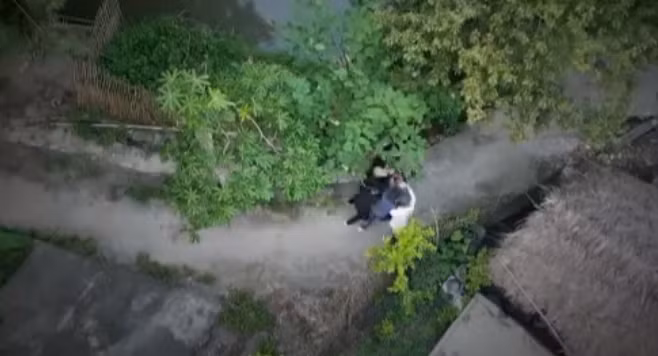 Bằng các biện pháp nghiệp vụ, cơ quan Công an phát hiện Nguyễn Văn Nội đang di chuyển về Hà Giang. Ngay chiều tối hôm đó, tổ trinh sát quay ngược về Hà Giang, chờ đón lõng đối tượng tại khu vực gần nhà gã. Khoảng 8h ngày 24/1/2011, kẻ giết người đầu tiên đã sa lưới, khi vừa về gần tới nhà.