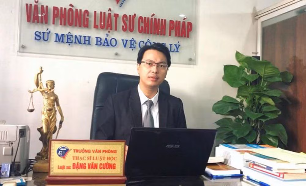 Dưới góc độ pháp lý, trao đổi với PV Báo Tri thức và Cuộc sống, luật sư Đặng Văn Cường, Trưởng Văn phòng luật sư Chính Pháp (Đoàn luật sư TP Hà Nội) cho biết, việc "chủ mưu" Bùi Quang Huy hiện vẫn bỏ trốn không ảnh hưởng gì đến việc xét xử vụ án.