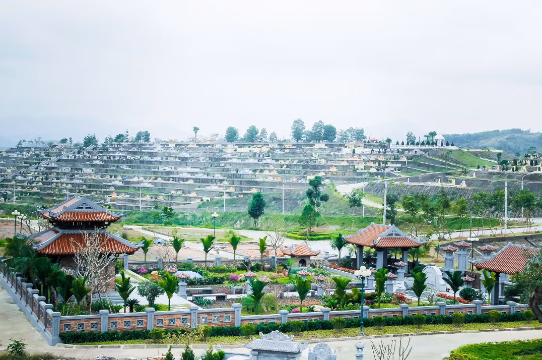 Tet Thanh minh, ghe tham khu nghia trang tien ty cua nha giau-Hinh-2