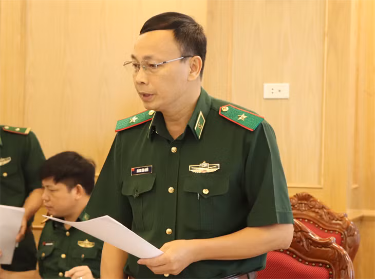 Thiếu tướng Hoàng Hữu Chiến (55 tuổi; quê Cam Lộ, Quảng Trị), Bí thư Đảng ủy Bộ Tham mưu, Phó Tham mưu trưởng Bộ đội Biên phòng ứng cử khối Quân đội.