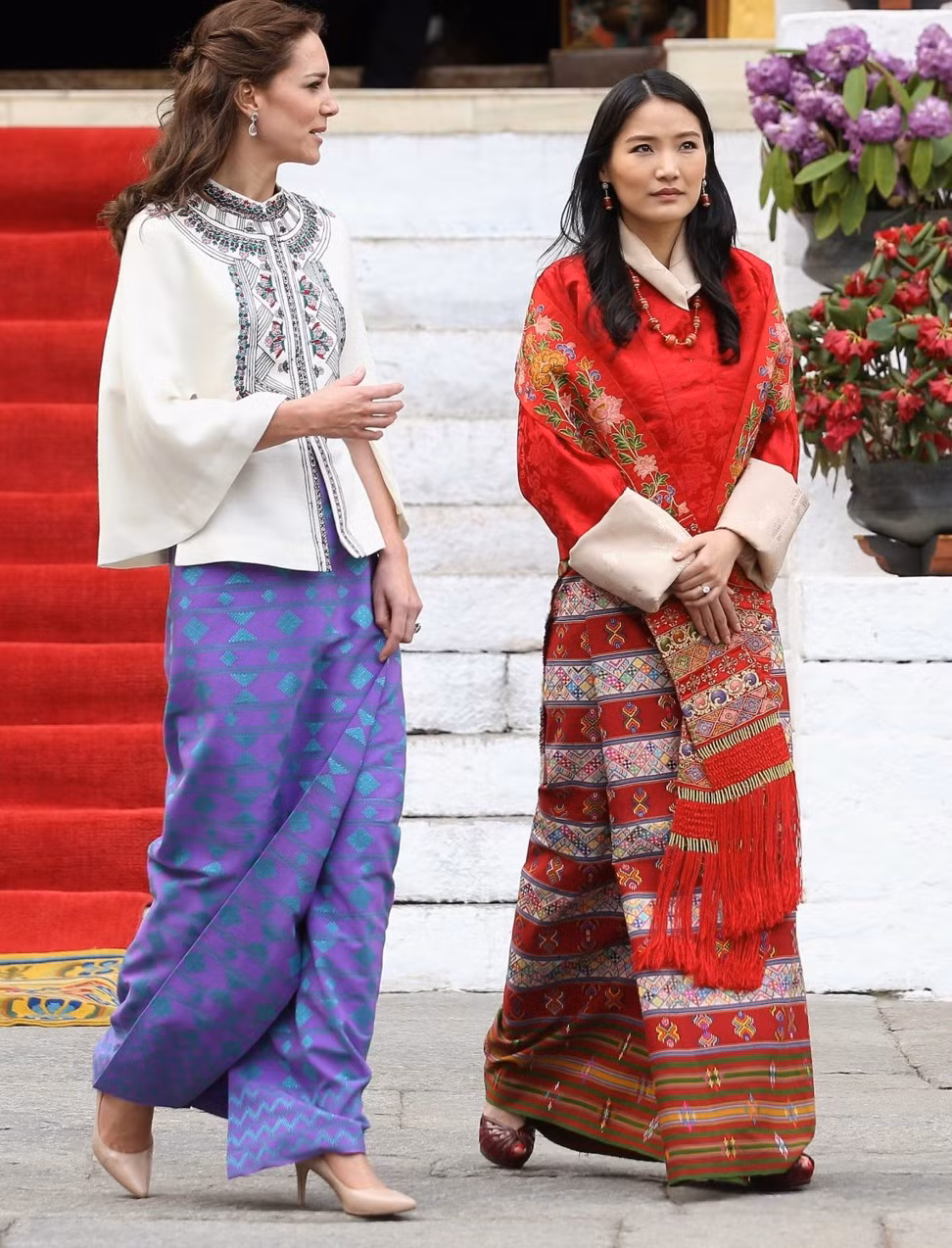 Jetsun Pema (27 tuổi) là hoàng hậu xinh đẹp trẻ nhất thế giới. Cô cưới vua vương quốc Bhutan - Jigme Khesar Namgyel Wangchuck - và trở thành hoàng hậu Bhutan năm 2011, khi mới 21 tuổi.