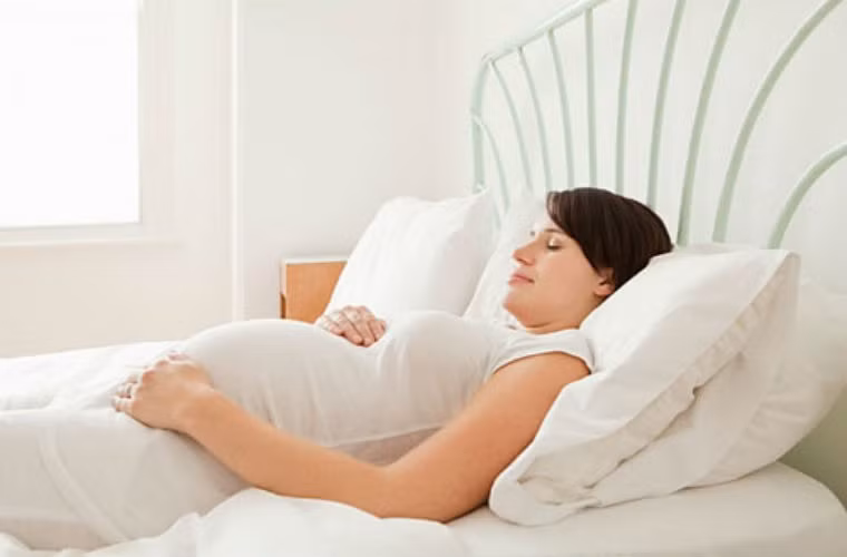  Ảnh hưởng đến giấc ngủ: Theo đồng hồ sinh học của cơ thể thì buổi tối là thời gian để nghỉ ngơi, nếu bạn ăn đêm sẽ làm tăng thêm gánh nặng cho đường tiêu hóa. 