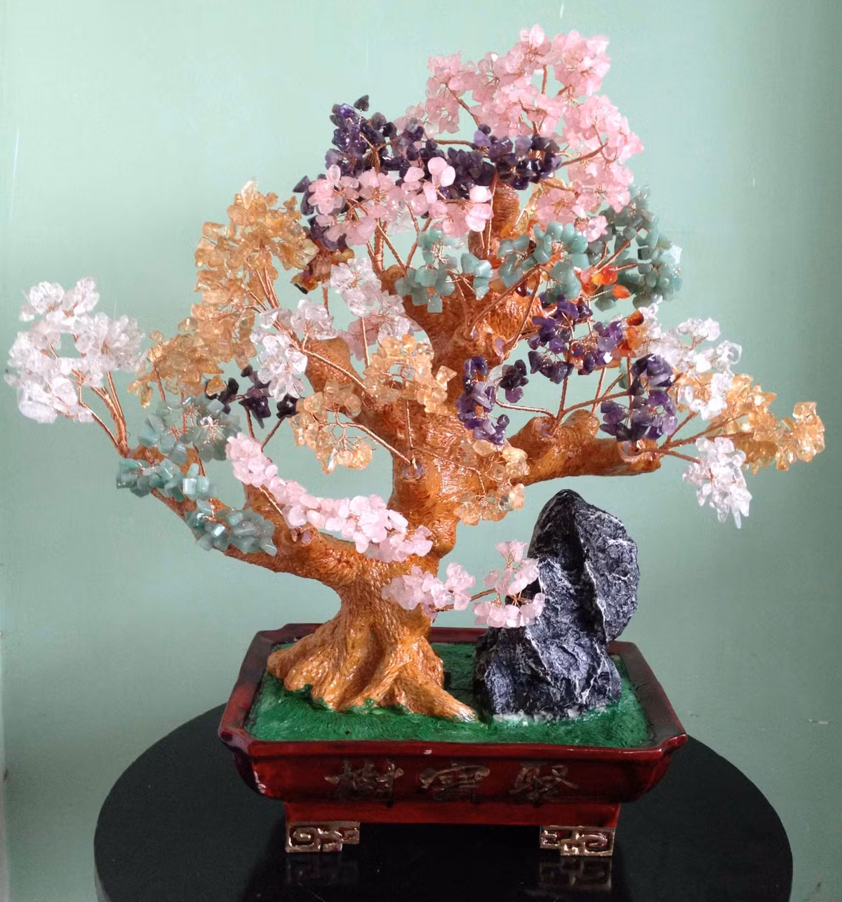 Những cây tài lộc - bonsai đá quý để bàn có kích thước nhỏ nhắn. Ảnh: 9sao.net.