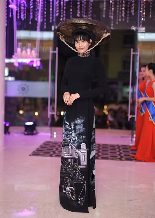 Lý do người đẹp gốc Khmer chọn cho mình chiếc áo dài truyền thống là bởi giá trị nghệ thuật đặc biệt của bộ trang phục này. 