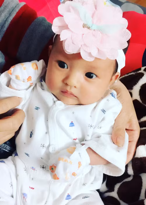 Hồng Quế còn hứa với bé Cherry rằng, cô sẽ yêu thương, che chở và dành tất cả điều tốt đẹp cho con gái dẫu có thể gặp nhiều khó khăn. (Ảnh: Facebook nhân vật)