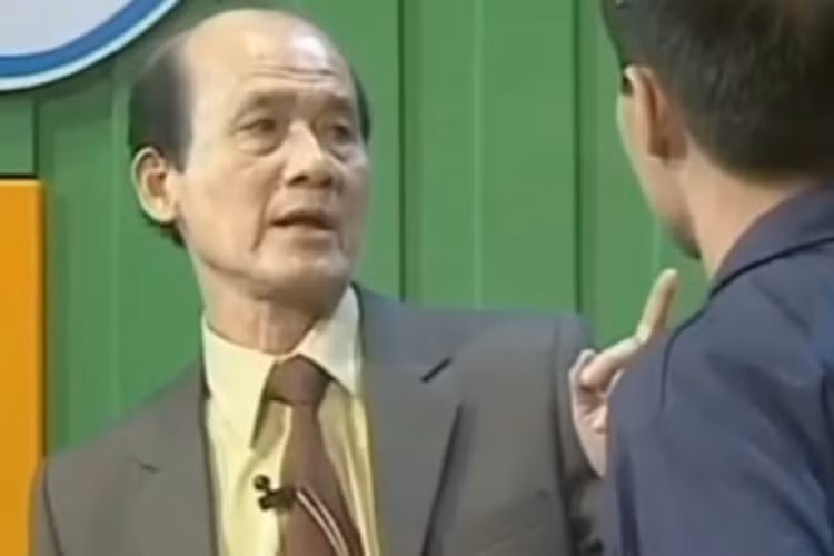 Dù xuất thân là diễn viên kịch nhưng nghệ sĩ Phạm Bằng được khán giả biết đến nhiều hơn với vai trò diễn viên hài. Tên tuổi của ông bắt đầu được chú ý qua chương trình “Gặp nhau cuối tuần”. (Ảnh: An ninh thủ đô) 