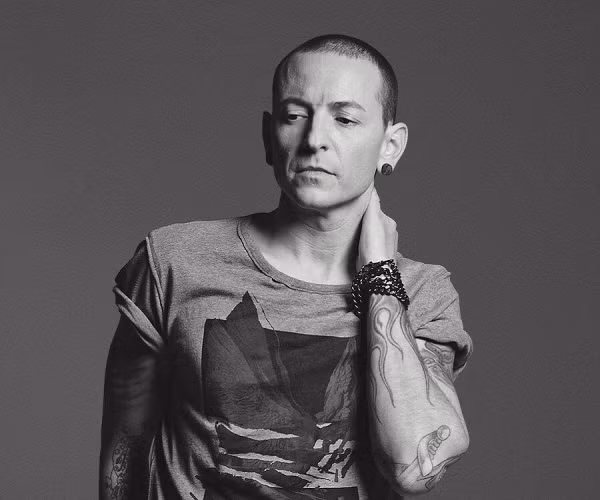 Tin "soc": Giong ca chinh Linkin Park treo co tu tu