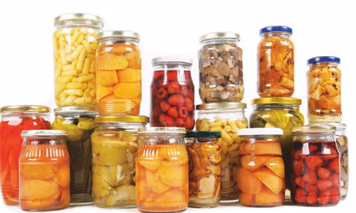 Trái cây ngâm trong si rô đặc. Do si rô có nhiều loại phụ gia làm ngọt và chất bảo quản sẽ làm cho chỉ số đường huyết tăng cao, thúc đẩy tích mỡ ở bụng. Mẹo ở đây là bạn hãy chọn loại trái cây ngâm trong nước ép trái cây 100%.