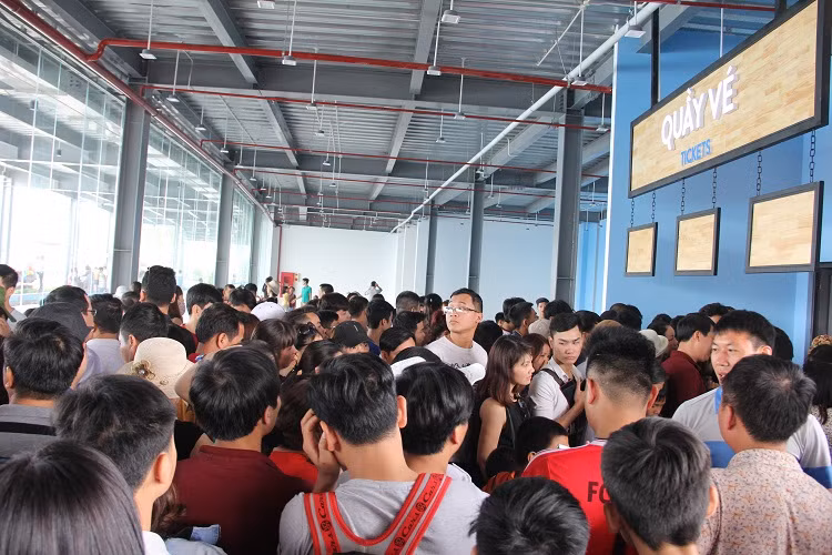 Nguoi dan that vong tran tre voi bien nhan tao lon nhat DNA