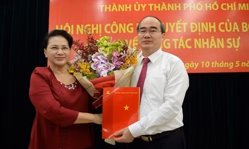 Ong Nguyen Thien Nhan lam Bi thu Thanh uy TP HCM