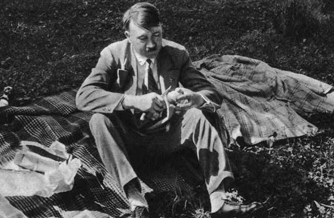 Mối tình đầu của Hitler là một cô gái Do Thái tên là Stefanie Isak, người mà y đã viết tặng vô số bài thơ. Ảnh: Getty