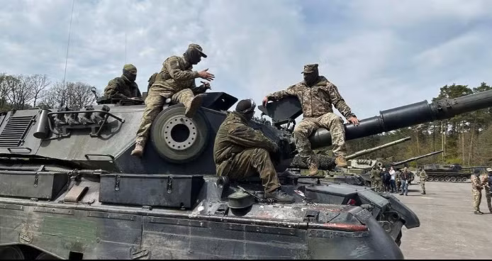 Đức cảnh báo rằng các vấn đề của Ukraine đối với xe tăng Leopard 2 vẫn tiếp tục, khi nhiều cỗ chiến xa thay vì ở ngoài chiến trường lại đang phải nằm trong xưởng sửa chữa.