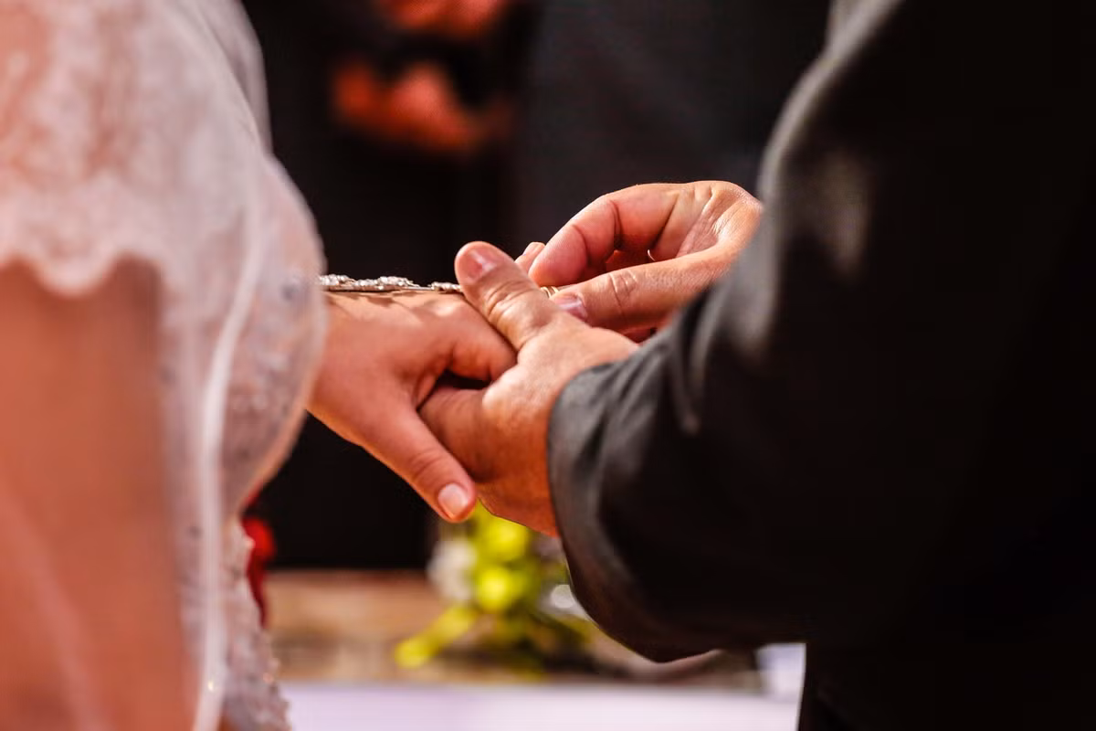 Say rượu, phù rể cưỡng hiếp cô dâu đêm tân hôn gây sốc Say ruou, phu re cuong hiep co dau dem tan hon gay soc