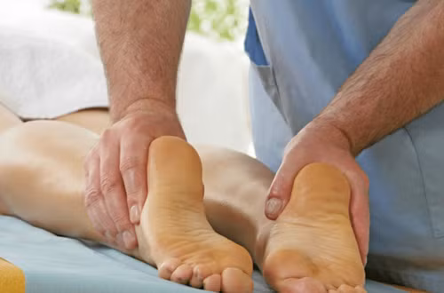Dấu hiệu ở chân cảnh báo ung thư gan ít người biết Dau hieu o chan canh bao ung thu gan it nguoi biet