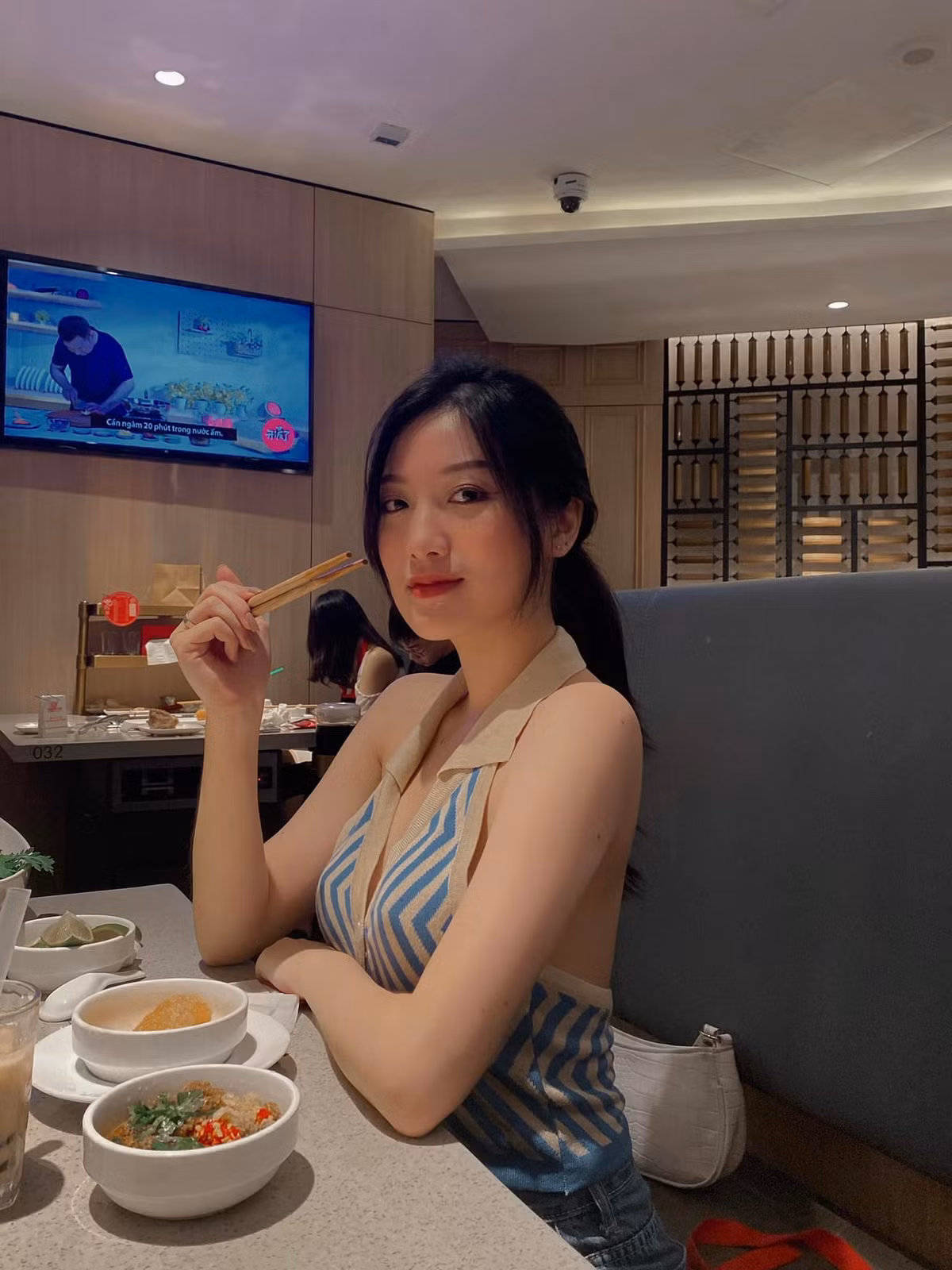 Trên trang cá nhân, Tsai Gia Du thường xuyên chia sẻ khoảnh khắc khoe dáng nuột nà, khoe đường cong cơ thể chuẩn chỉ.