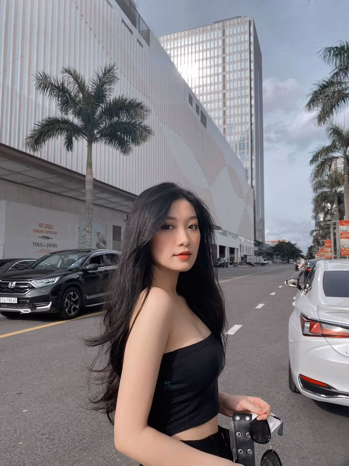 Sở hữu lợi thế về ngoại hình nên nữ sinh đã theo đuổi công việc người mẫu ảnh, KOL.