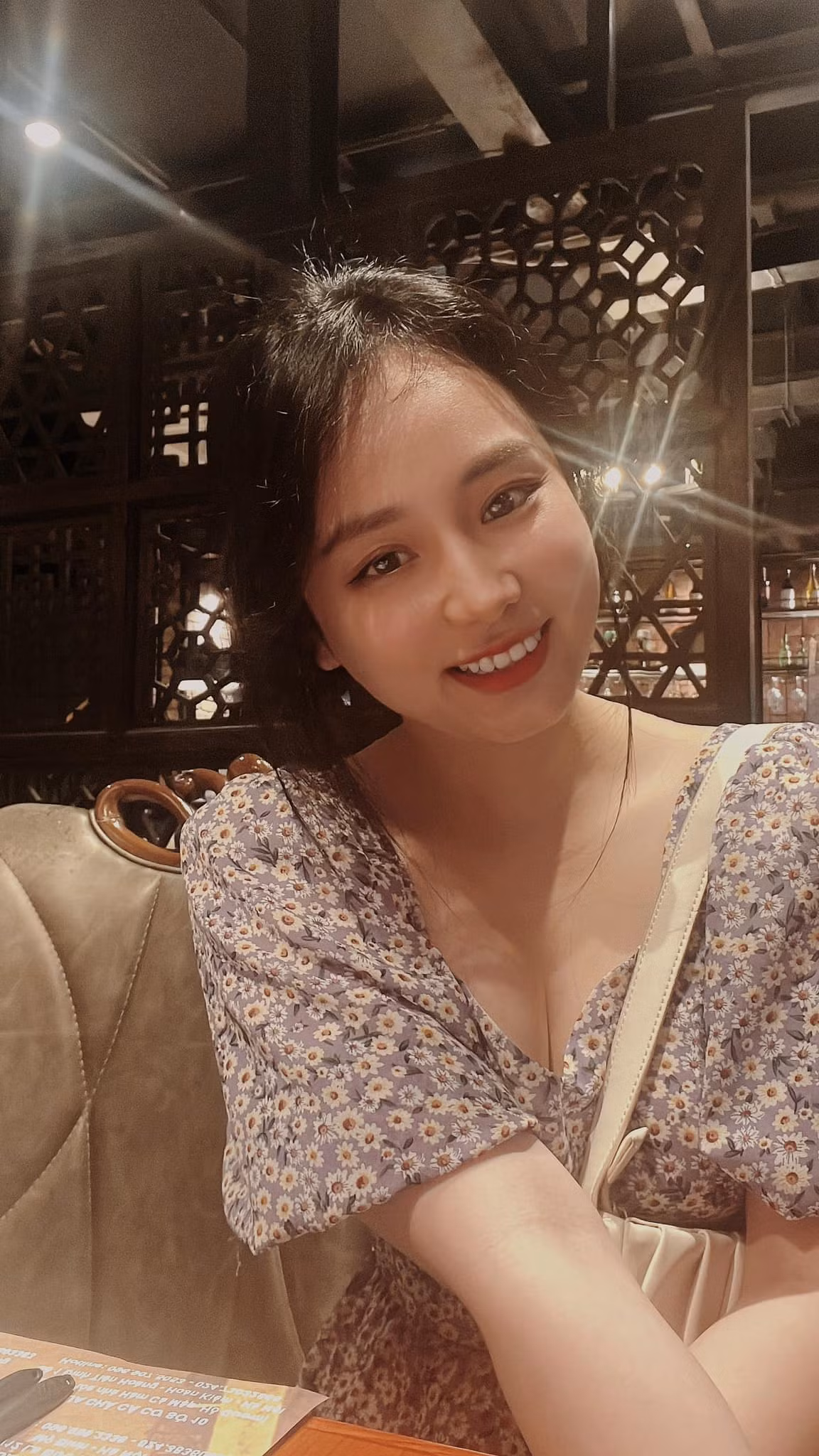 Đỉnh điểm là việc cô Minh Thu thường xuyên rủ học trò chơi game. Thậm chí có khoảnh khắc cô nàng vì mải chơi mà lỡ miệng văng tục.