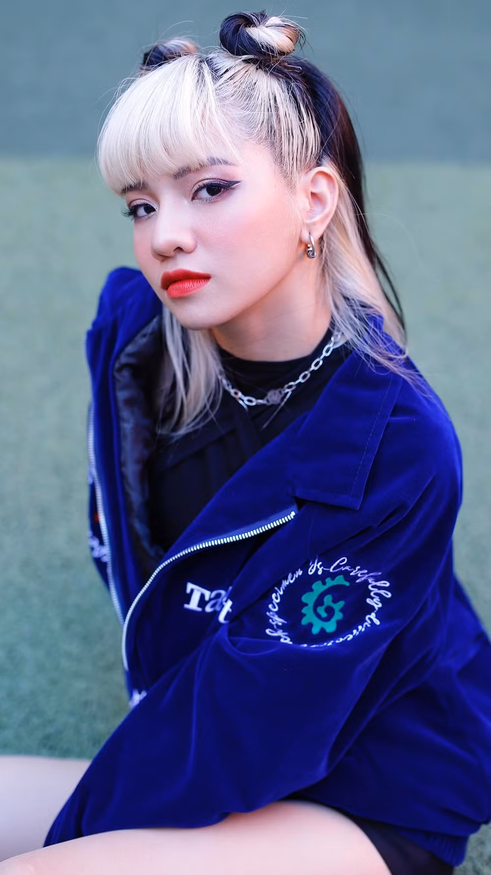 Bùi Thảo Ly là gái xinh Rap Việt quen mặt trên MXH, sinh năm 1997 cô nàng gặp không ít tình huống dở khóc dở cười khi ngoại hình kém lung linh hơn so với ảnh tự đăng.