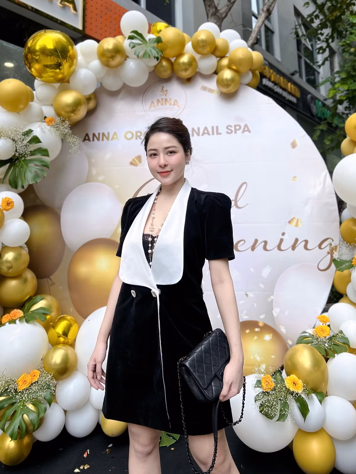  Trâm Anh là cô nàng hot girl được các fan hâm mộ biết tới với ngoại hình ấn tượng cùng khuôn mặt khả ái.