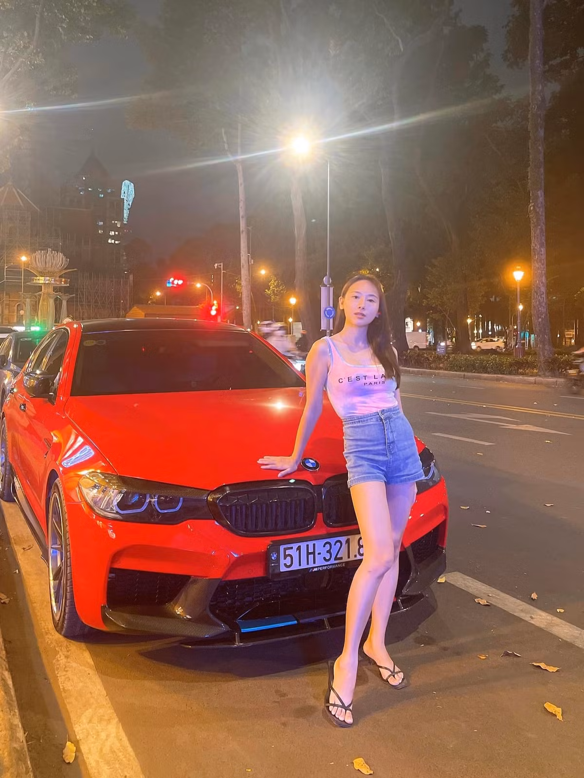 Kim Anh còn sở hữu nhan sắc xinh đẹp với gương mặt trái xoan và những đường nét thanh tú.