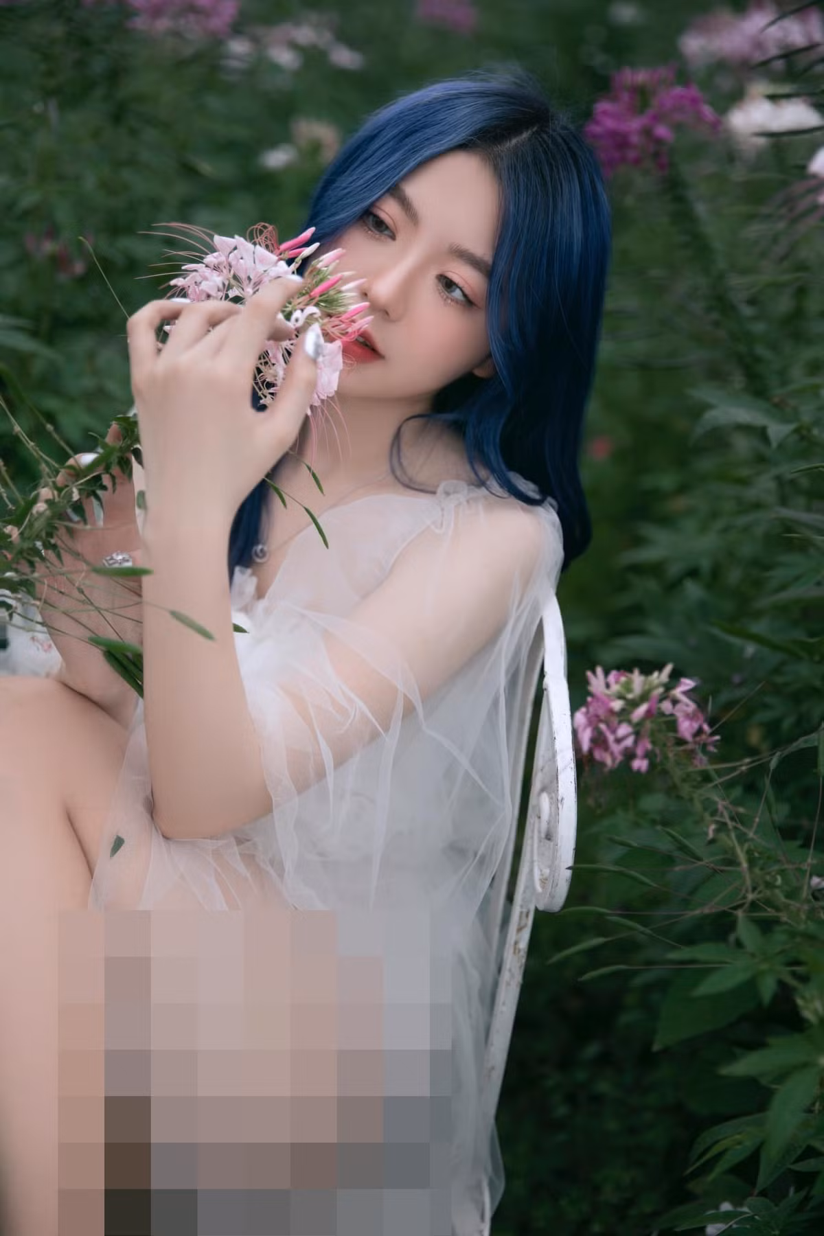 Trang Lucy là sinh viên của trường Đại học Sân khấu Điện ảnh Hà Nội. Với ngoại hình nổi bật, Trang là một trong những mẫu ảnh được nhiều nhãn hiệu "chọn mặt gửi vàng" và còn là một streamer, reviewer có tiếng.