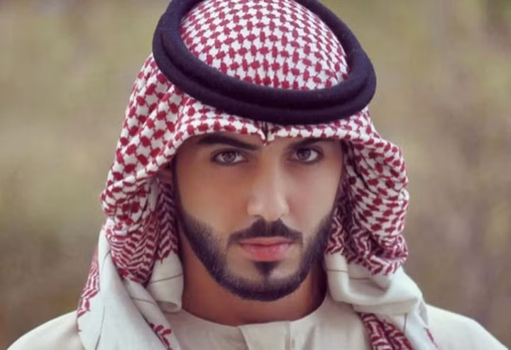 Vụt nổi lên từ câu chuyện bị trục xuất khỏi Arab Saudi vào năm 2013 vì quá điển trai, trai đẹp Omar trở thành một trong những "hiện tượng mạng" được quan tâm nhất tại nhiều nước, trong đó có Việt Nam.