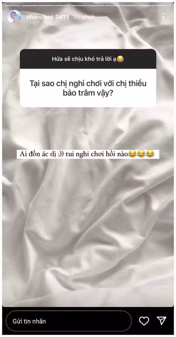 Mới đây trên Instagram cá nhân, nàng hot girl 2K đã lên tiếng về tình trạng hiện tại với Thiều Bảo Trâm. Cụ thể, khi Xoài Non mở mục hỏi đáp trên story tại Instagram cá nhân cô nàng đã nhận được một câu hỏi có nội dung: "Tại sao chị nghỉ chơi với chị Thiều Bảo Trâm ạ".