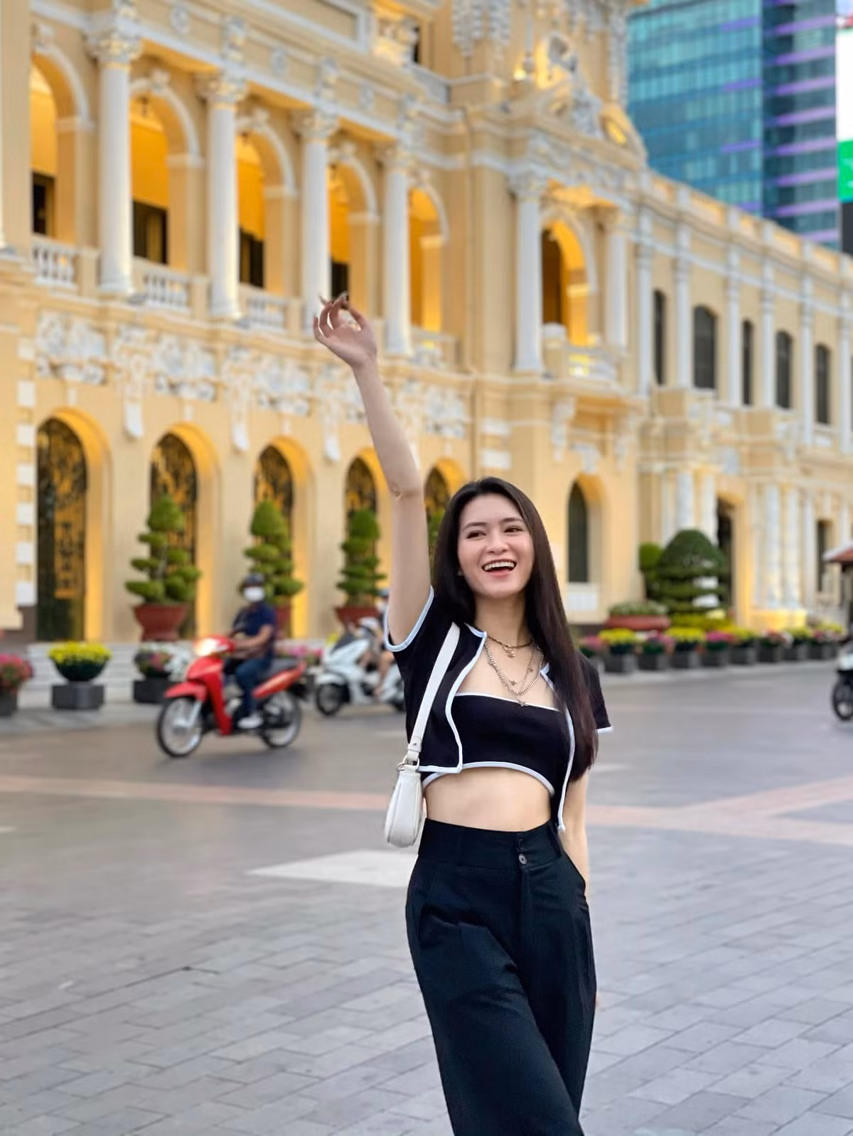Hai nữ MC thể thao ngoài đời xinh đẹp, khác hẳn khi lên sóng Hai nu MC the thao ngoai doi xinh dep, khac han khi len song