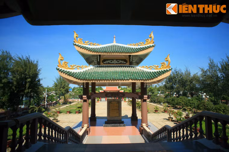 Khu khu lăng mộ cụ Nguyễn Đình Chiểu đã được công nhận là di tích Lịch sử – Văn hóa cấp quốc gia năm 1990.