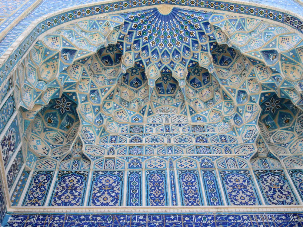 Các thánh đường ở Samarkand là những tác phẩm nghệ thuật tuyệt vời của phong cách kiến trúc Ba Tư - Hồi.