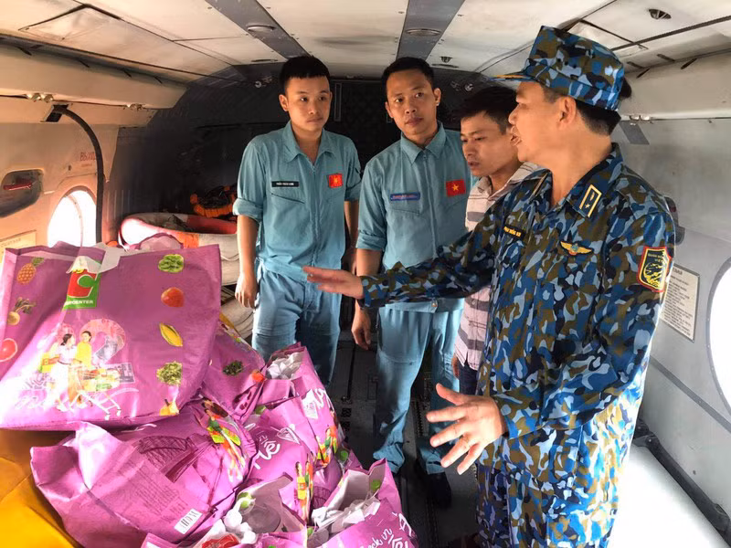 Thiếu tướng Phạm Trường Sơn khi cứu hộ Rào Trăng 3.