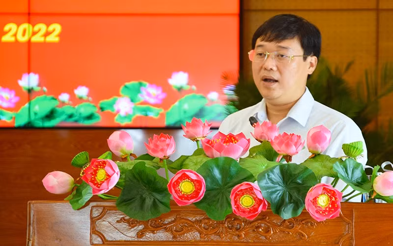  Bí thư Tỉnh ủy Đồng Tháp Lê Quốc Phong làm Trưởng Ban Chỉ đạo phòng, chống tham nhũng, tiêu cực tỉnh Đồng Tháp. Ông Lê Quốc Phong (44 tuổi, quê quán Hà Nội), nguyên Bí thư thứ nhất Trung ương Đoàn.