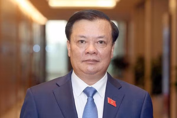 Tháng 6/2013 - 3/2021: Ủy viên Trung ương Đảng các khóa XI, XII, XIII; Ủy viên Bộ Chính trị khóa XIII, Bí thư Ban Cán sự Đảng, Bộ trưởng Bộ Tài chính; Đại biểu Quốc hội khóa XIV (7/2016). 