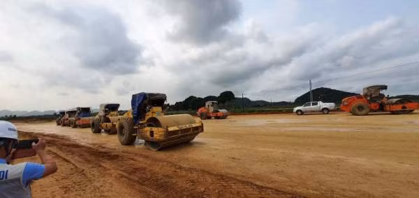 Cao toc Bac - Nam doan Bim Son sap hoan thanh, luc day thu hut dau tu