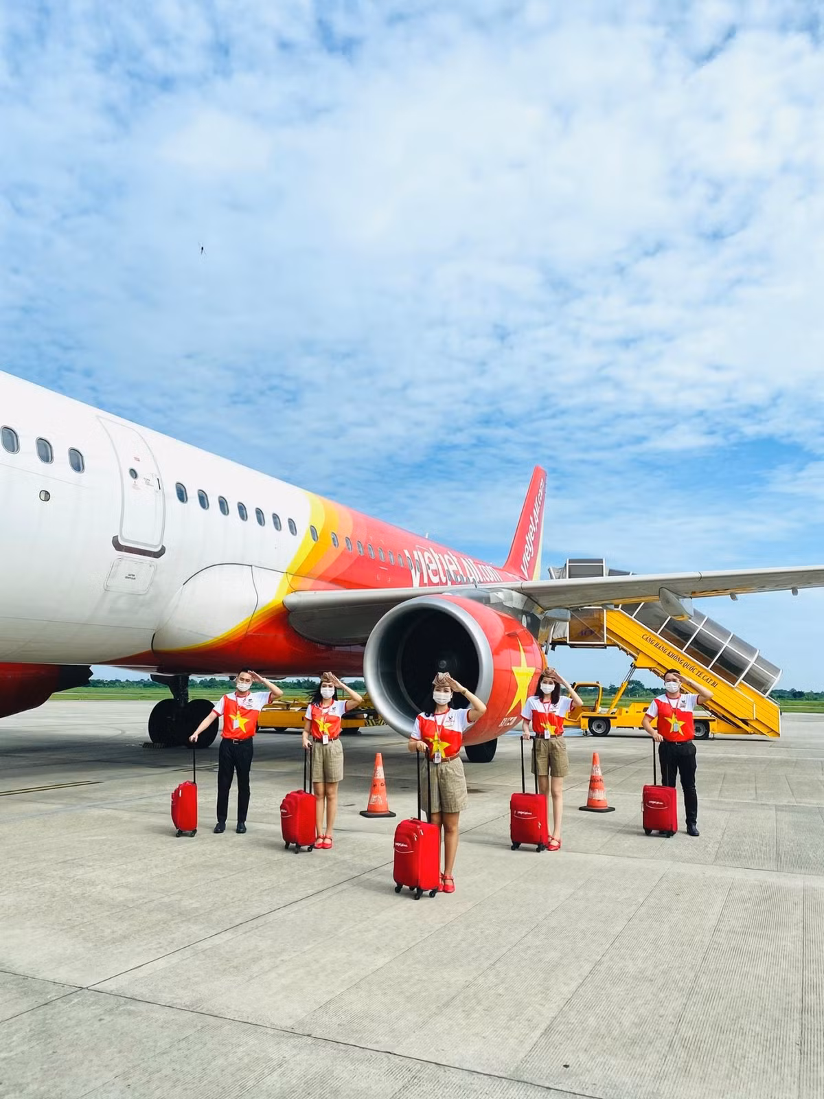 Khoi phuc toan mang bay tu 21/10, Vietjet mo ban ve nhieu khuyen mai