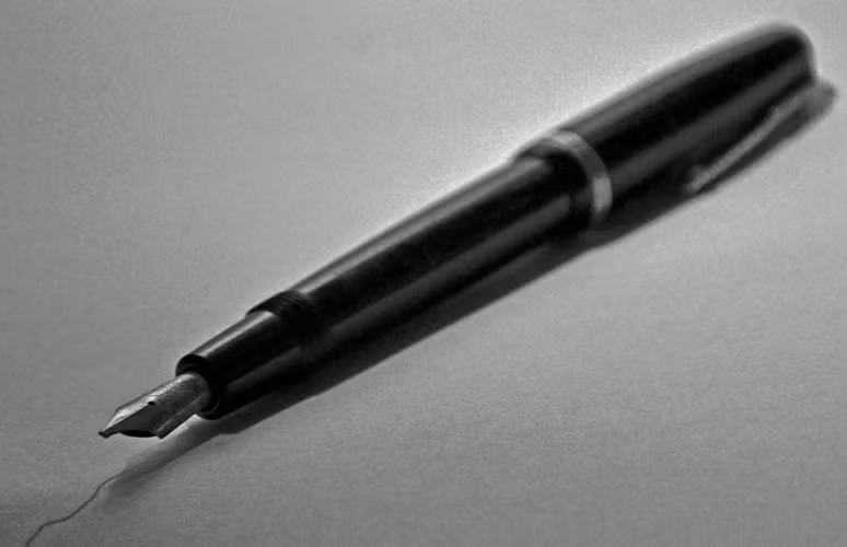 Bật mí thú vị về đồ nghề tác nghiệp của phóng viên xưa và nay Bat mi thu vi ve do nghe tac nghiep cua phong vien xua va nay