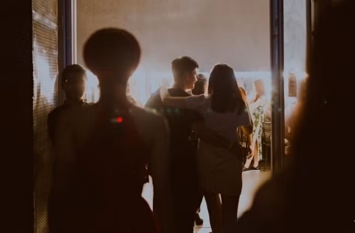 Người hâm mộ tỏ ra tiếc nuối cho một tình đẹp, không nhuốm màu scandals. Nhiều người còn hy vọng cặp đôi sẽ hàn gắn và lại được nhìn thấy những hình ảnh hạnh phúc thế này của hai người trong tương lai. Ảnh: FB Hoàng Anh.