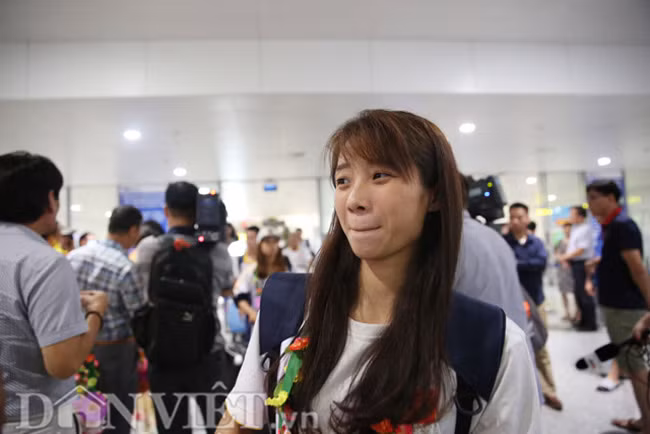 Không khí trong ngày trở về trang trọng, đầm ấm khiến cô gái sinh năm 1993 Dương Thúy Vi khá xúc động.