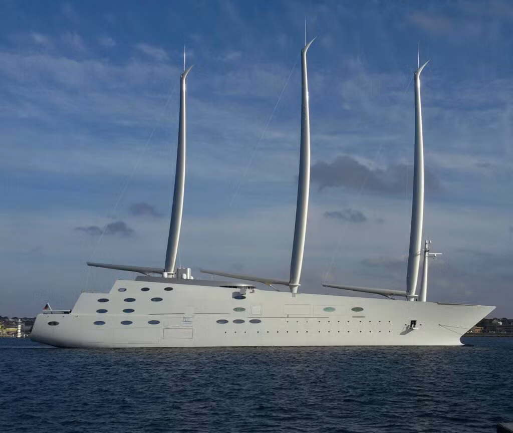 Sailing Yacht A là một trong những siêu du thuyền tiên tiến và sáng tạo nhất từng được sản xuất. Du thuyền này hiện thuộc sở hữu của tỷ phú người Nga Andrey Melnichenko nhưng gần đây đã bị tịch thu do lệnh trừng phạt của EU (Nga xâm lược Ukraine).
