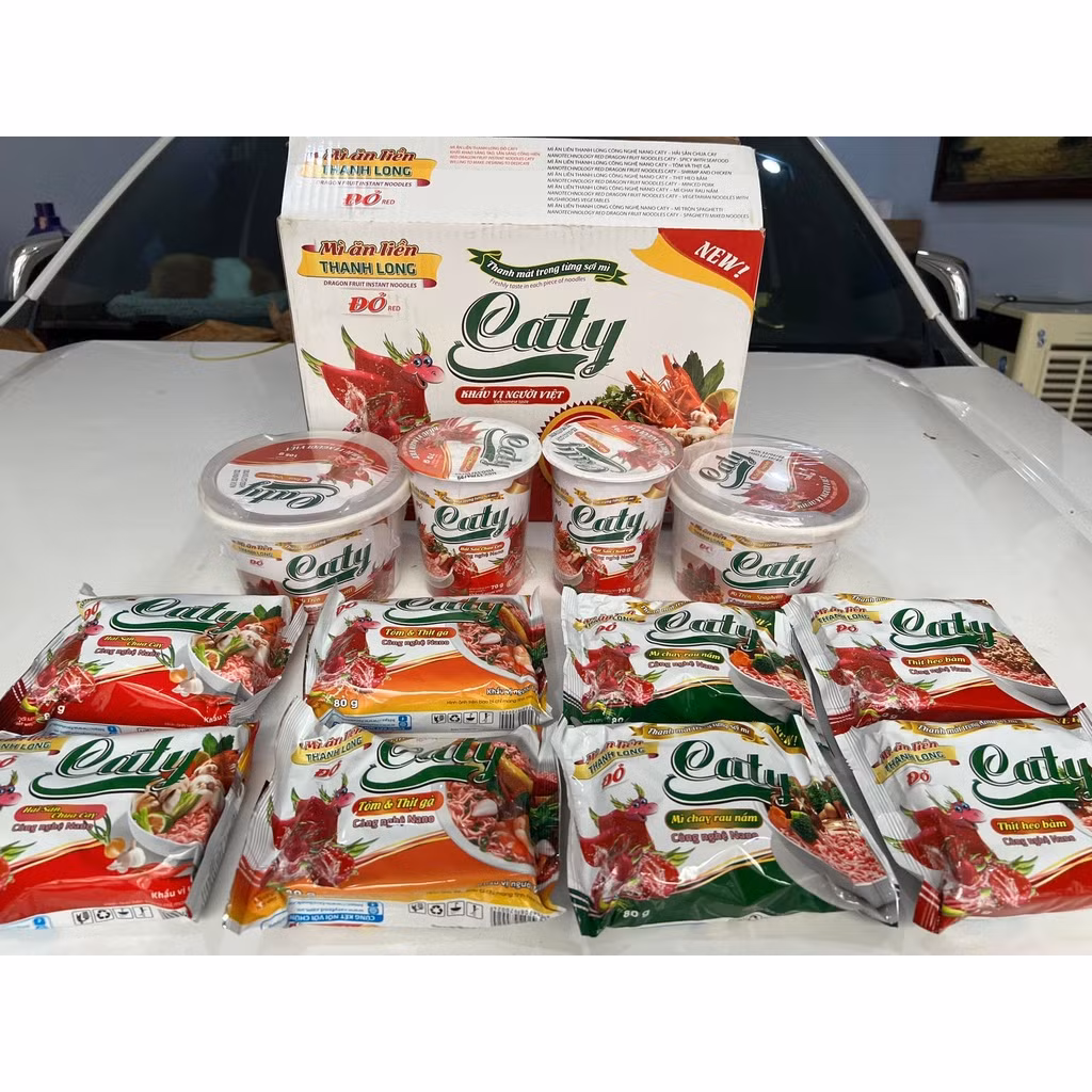 Trước đó, gian hàng CathyFood (thương hiệu sở hữu mì thanh long) chỉ có doanh thu trên sàn Shopee 1,38 triệu đồng trong 30 ngày từ 30/10 đến 28/11. Tuy nhiên, số người theo dõi của gian hàng này đã tăng vọt từ 173 lên 841 chỉ trong một ngày. Ảnh: Shopee