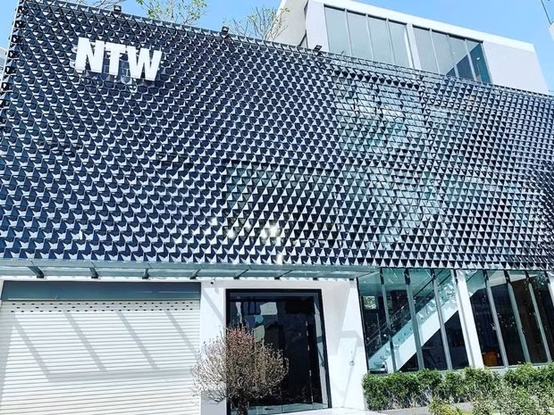 Căn biệt thự có diện tích lên tới 800 m2. Miếng đất người đẹp mua từ năm 2017 với giá 24 tỷ đồng và đến 2018 mới thi công xây dựng.
