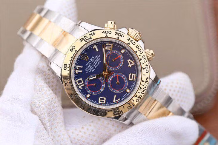 Tất cả các kim đồng hồ Rolex đều được lắp đặt thủ công thông qua một kỹ thuật viên đã đào tạo. Ảnh: Quacaocap