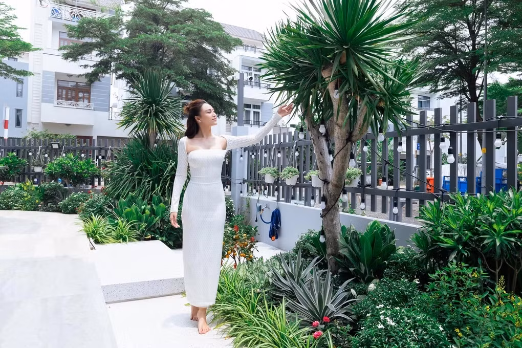 Quy mô hoành tráng của căn biệt thự khiến dân tình không khỏi choáng ngợp. Ảnh: FBNV