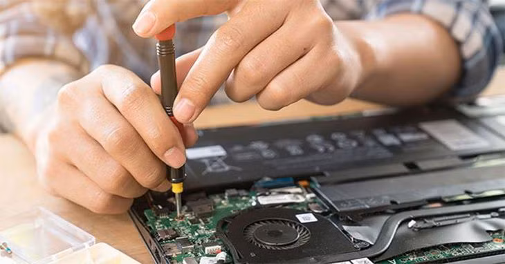 Người mới ra trường nhận được dao động 6 - 7 triệu/tháng. Còn chuyên viên kỹ thuật cao cấp, có khả năng xử lý “ca khó” thì mức lương không dưới 10 triệu/tháng. Ảnh: Internet