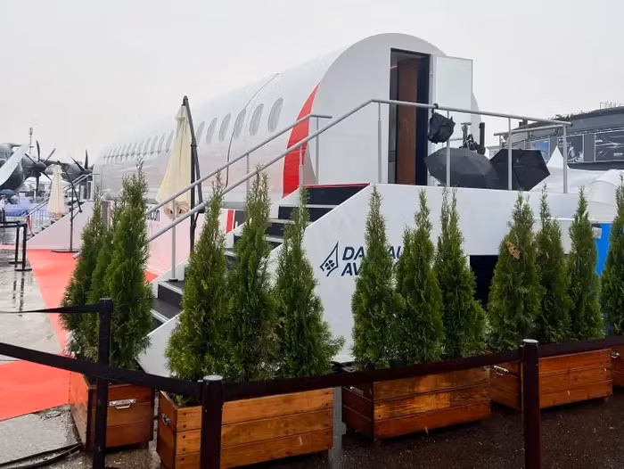 Dù phải đến năm 2025 mới đưa vào sử dụng nhưng nội thất trong cabin của Falcon 10X cho thấy đẳng cấp sang trọng của mẫu máy bay tư nhân này.