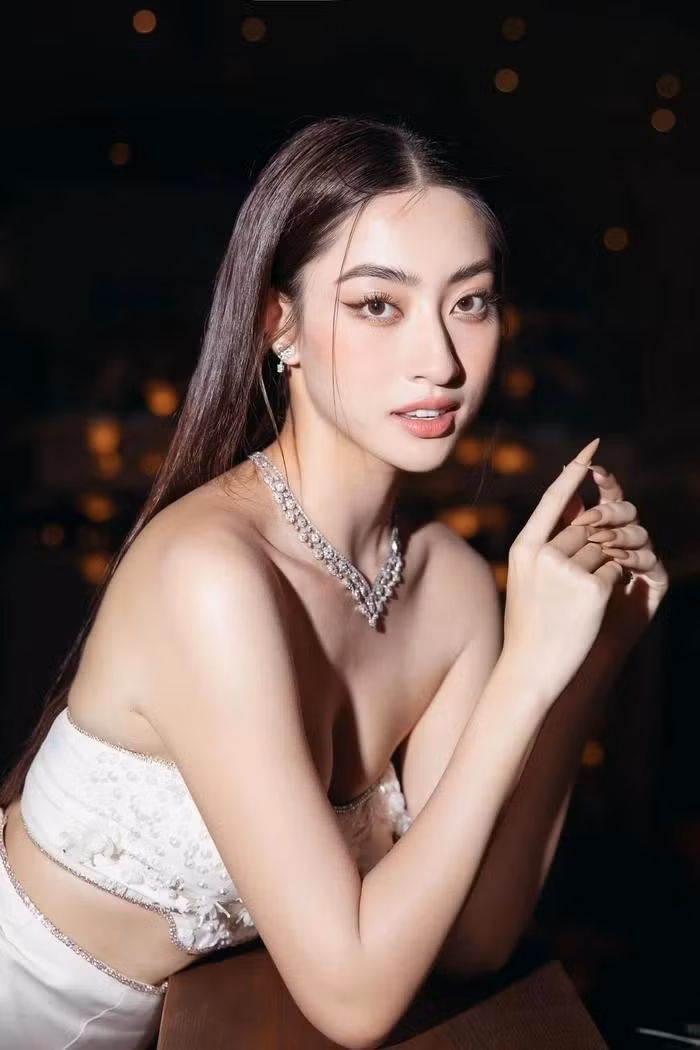 Hoa hau Luong Thuy Linh lan dau dong phim, 'visual' dep con dien xuat?
